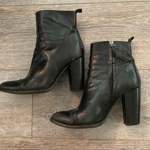 Zara black bootie